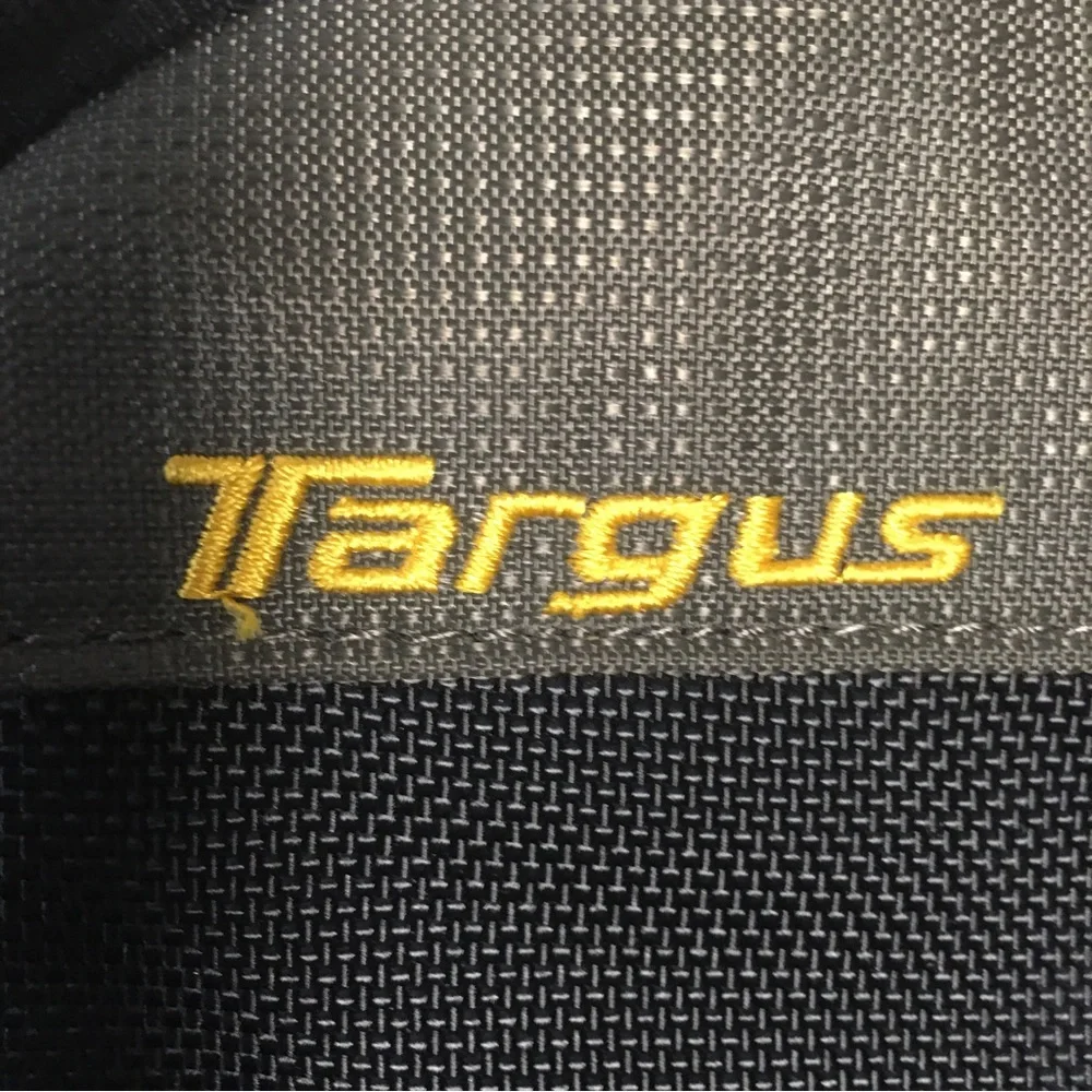 Targus Padded Laptop Bag Black Professional Office Business CB 13X16 LIKE NEW